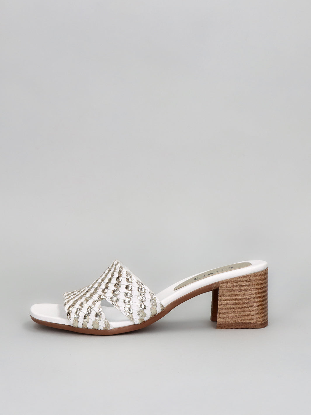 LEATHER SLIPPERS - WHITE