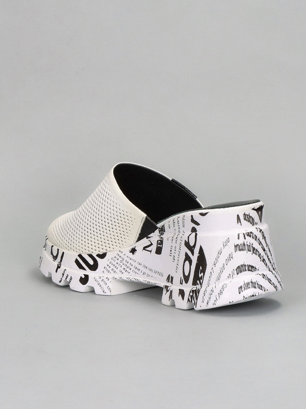 LEATHER SLIPPERS - WHITE