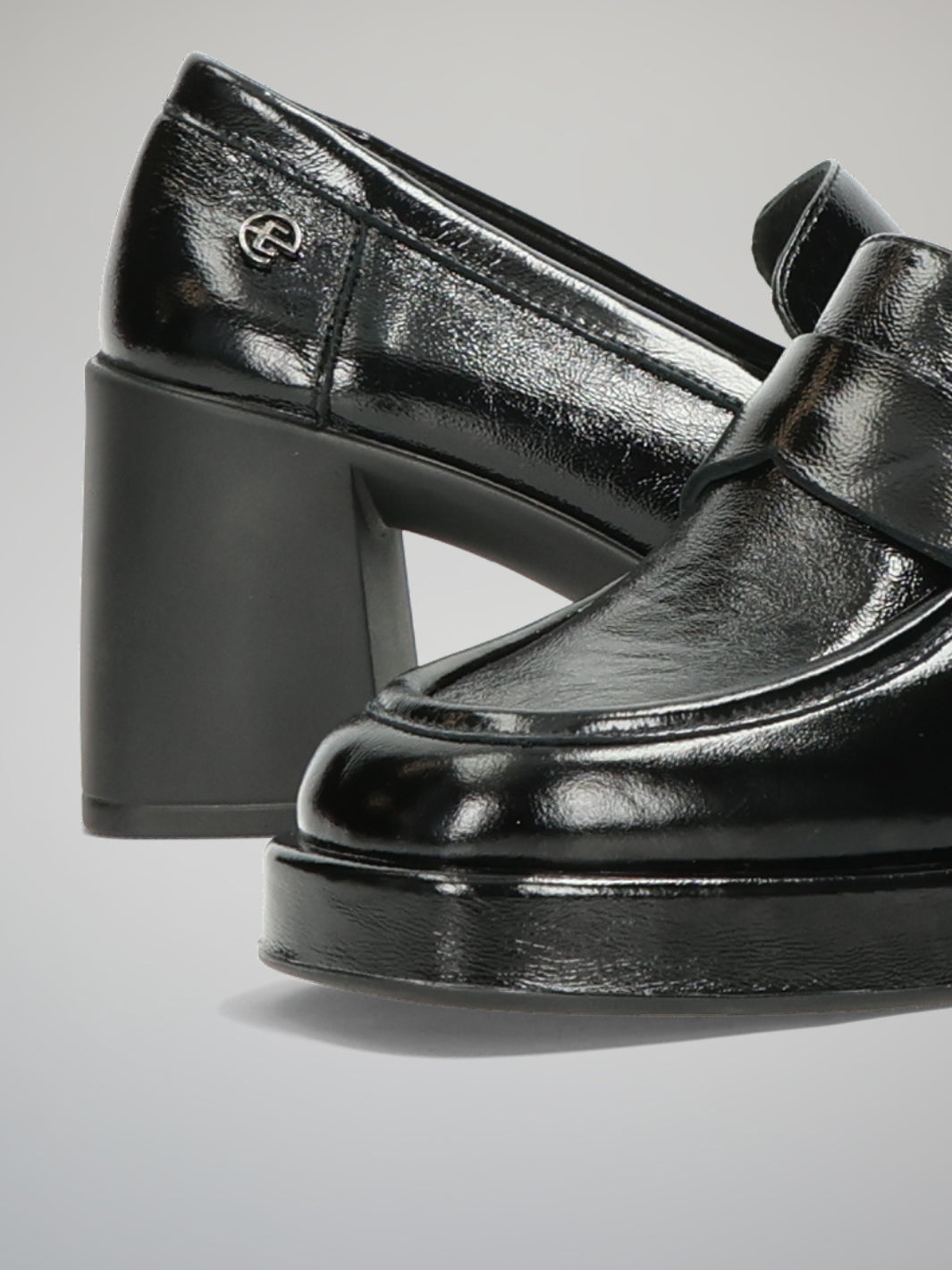 LEATHER SHOES - BLACK