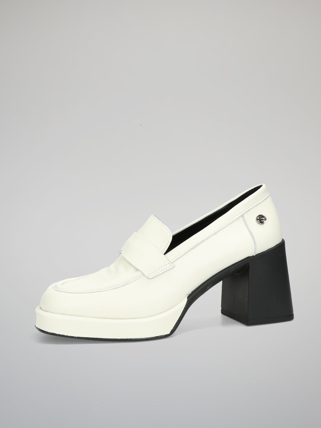 LEATHER SHOES - WHITE