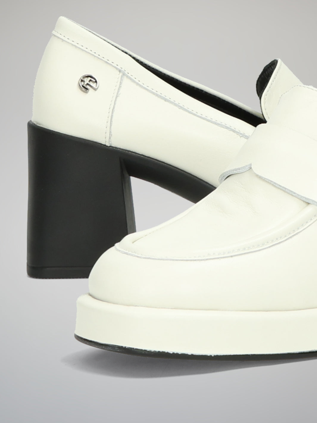 LEATHER SHOES - WHITE