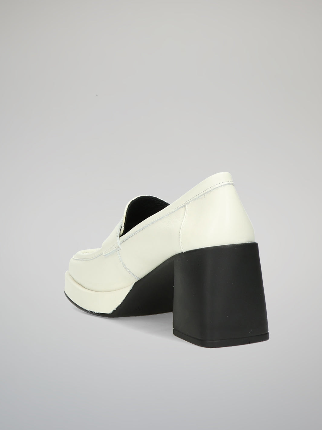 LEATHER SHOES - WHITE