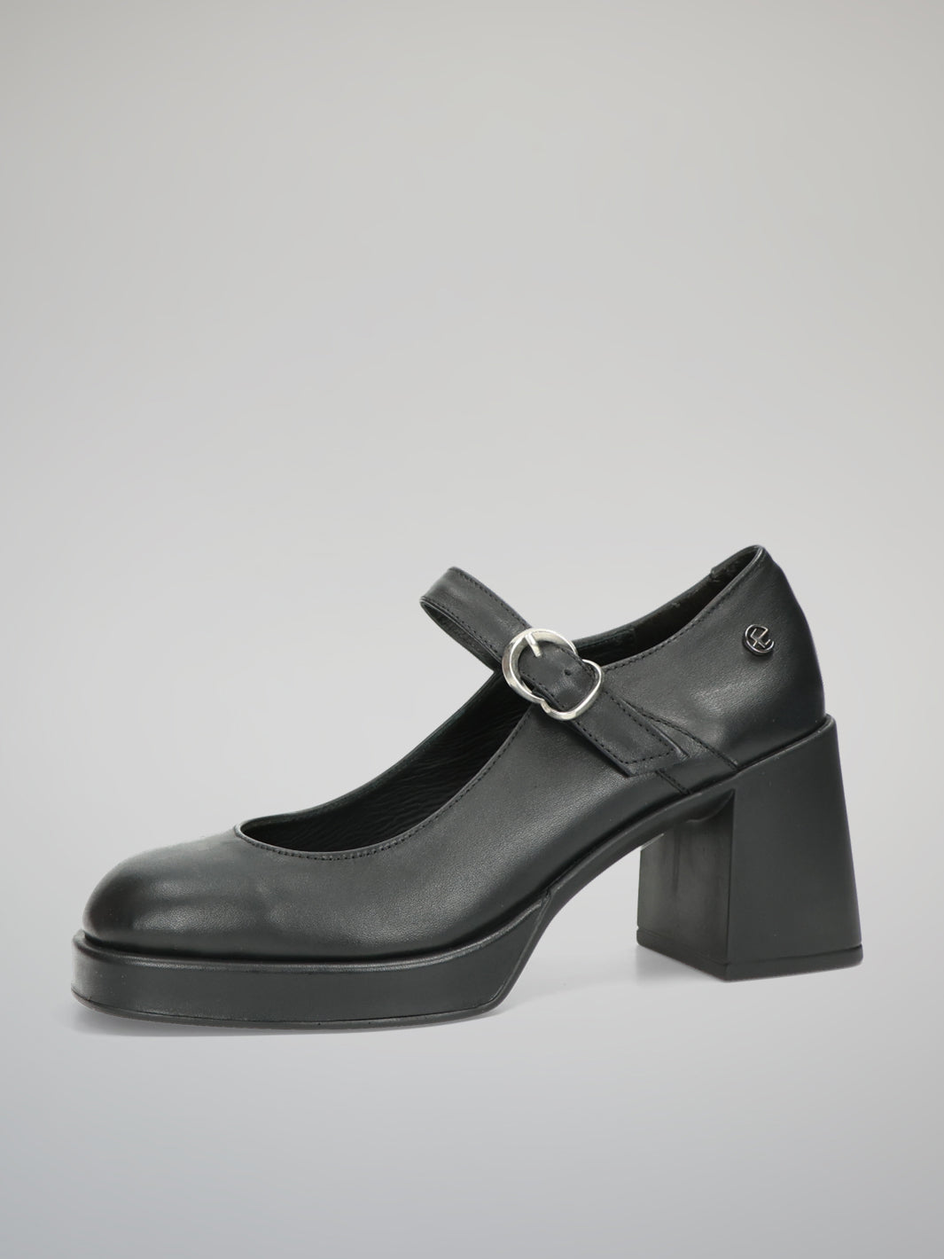 LEATHER HEELS- BLACK