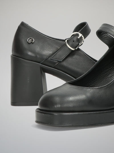 LEATHER HEELS- BLACK