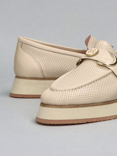 LEATHER LOW SHOES - BEIGE