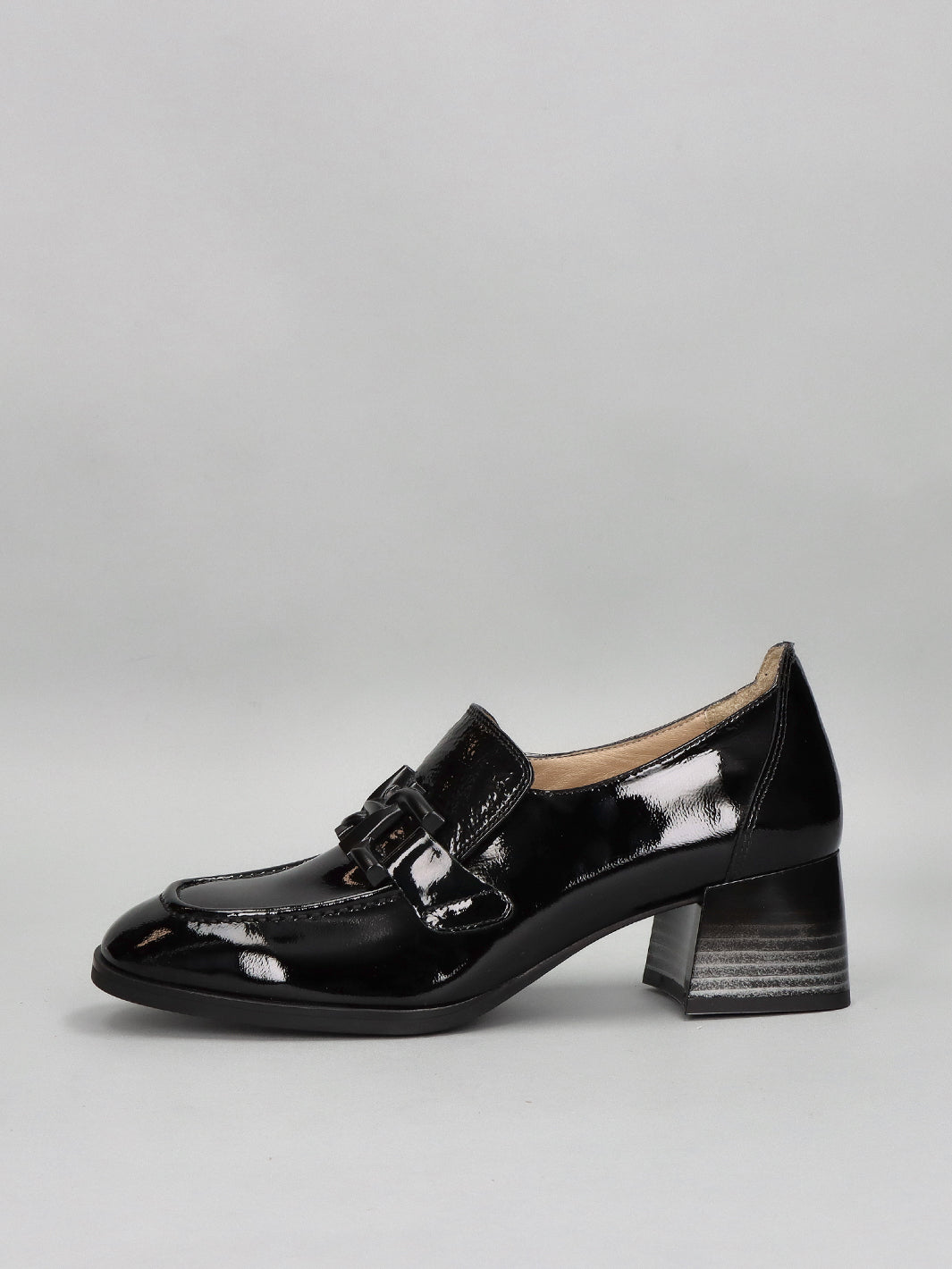 LEATHER LOW SHOES - BLACK
