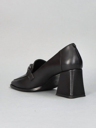 LEATHER LOW SHOES - BLACK