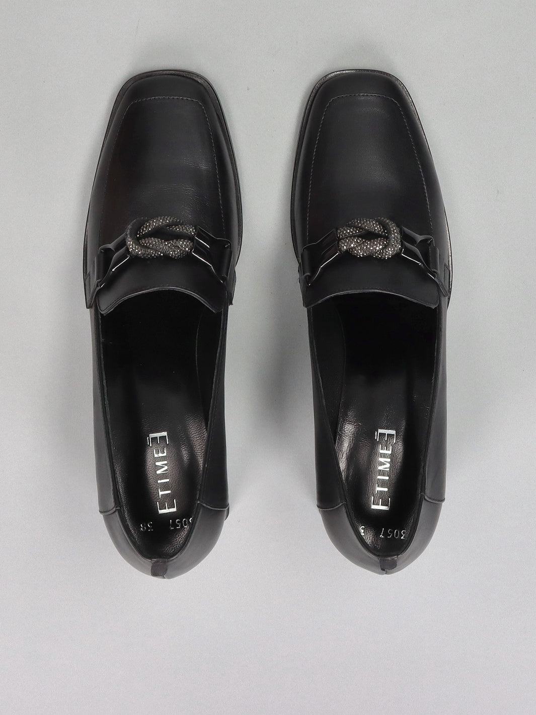 LEATHER LOW SHOES - BLACK