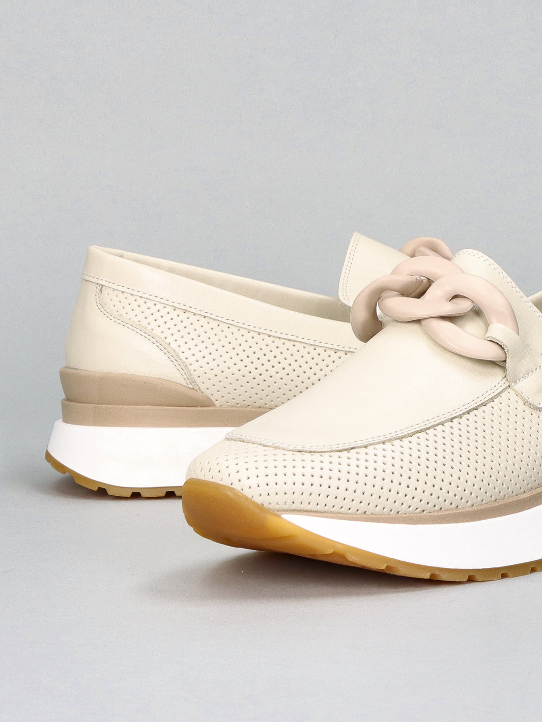 LEATHER LOW SHOES - BEIGE