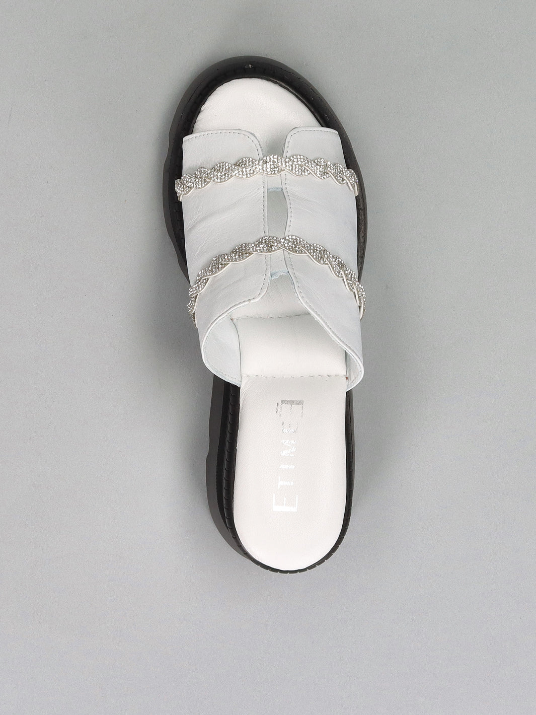 LEATHER SLIPPERS - WHITE