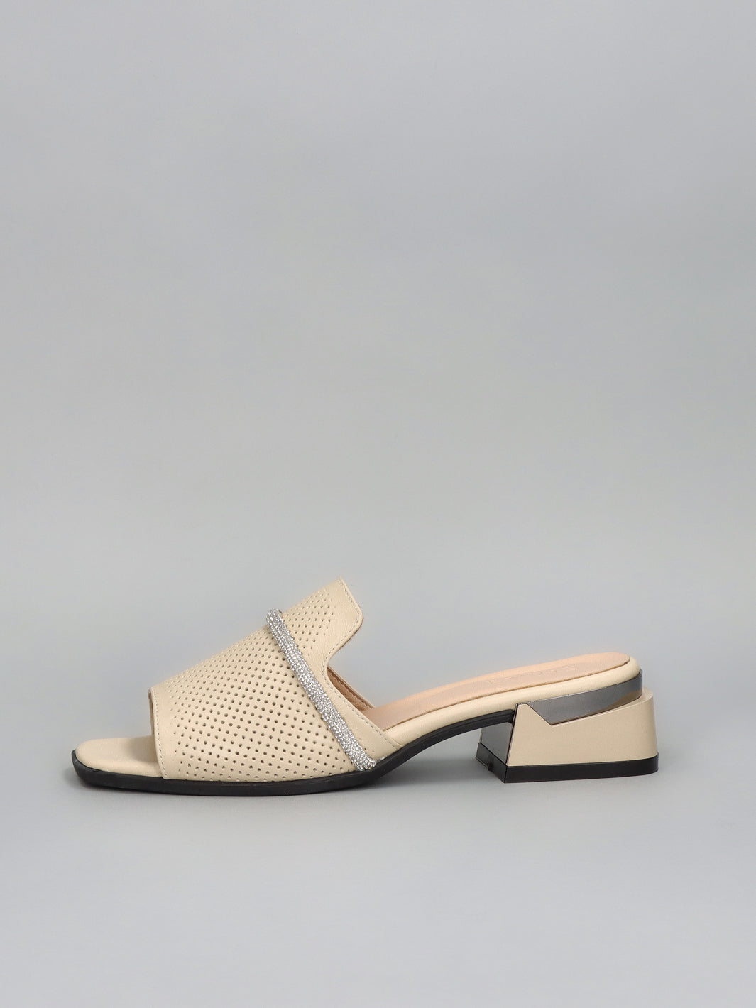 LEATHER SLIPPERS - BEIGE