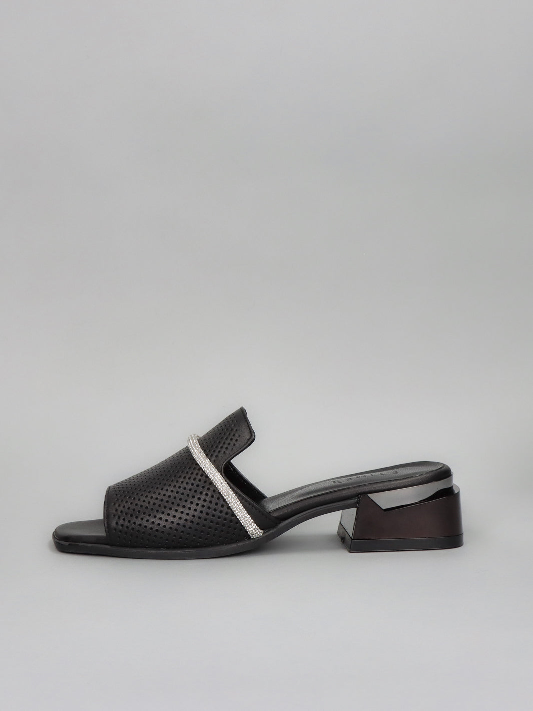 LEATHER SLIPPERS - BLACK