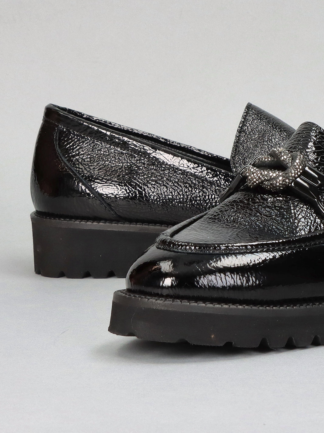 LEATHER LOW SHOES - BLACK