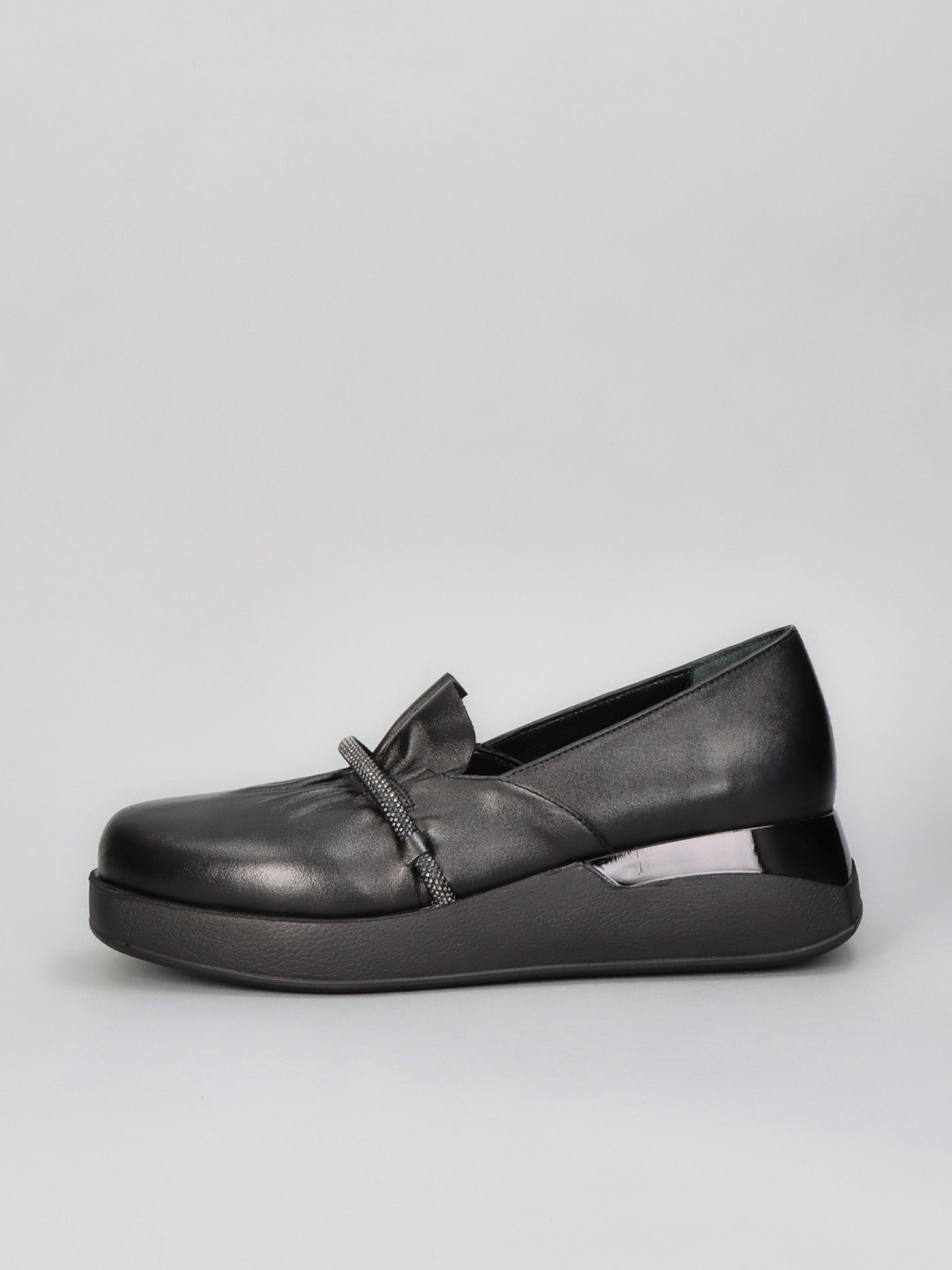 LEATHER LOW SHOES - BLACK