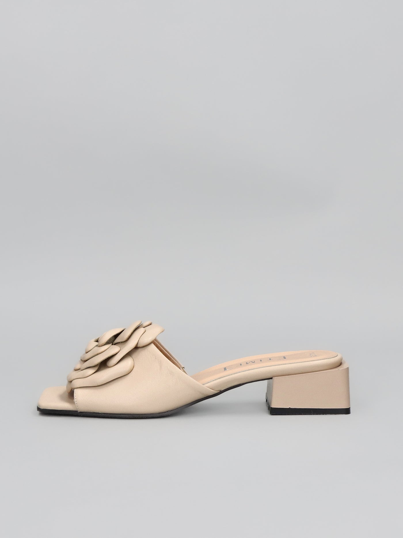 LEATHER SLIPPERS - BEIGE