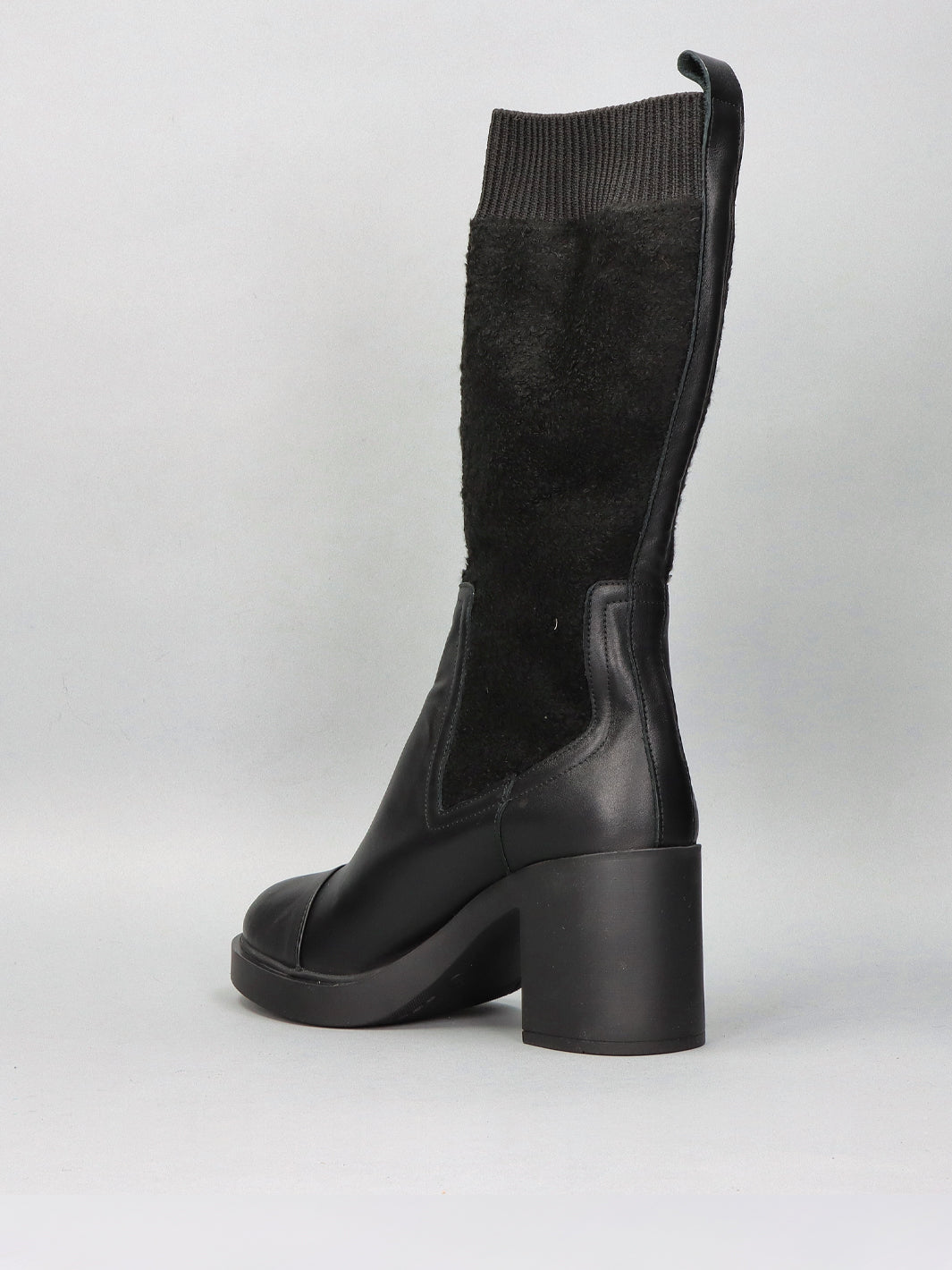 LEATHER BOOTS - BLACK