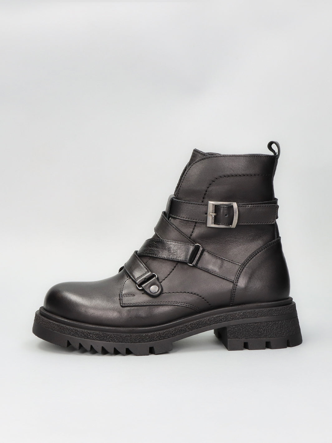 LEATHER ANKLE BOOTS - BLACK