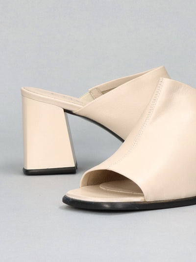 LEATHER SLIPPERS - BEIGE