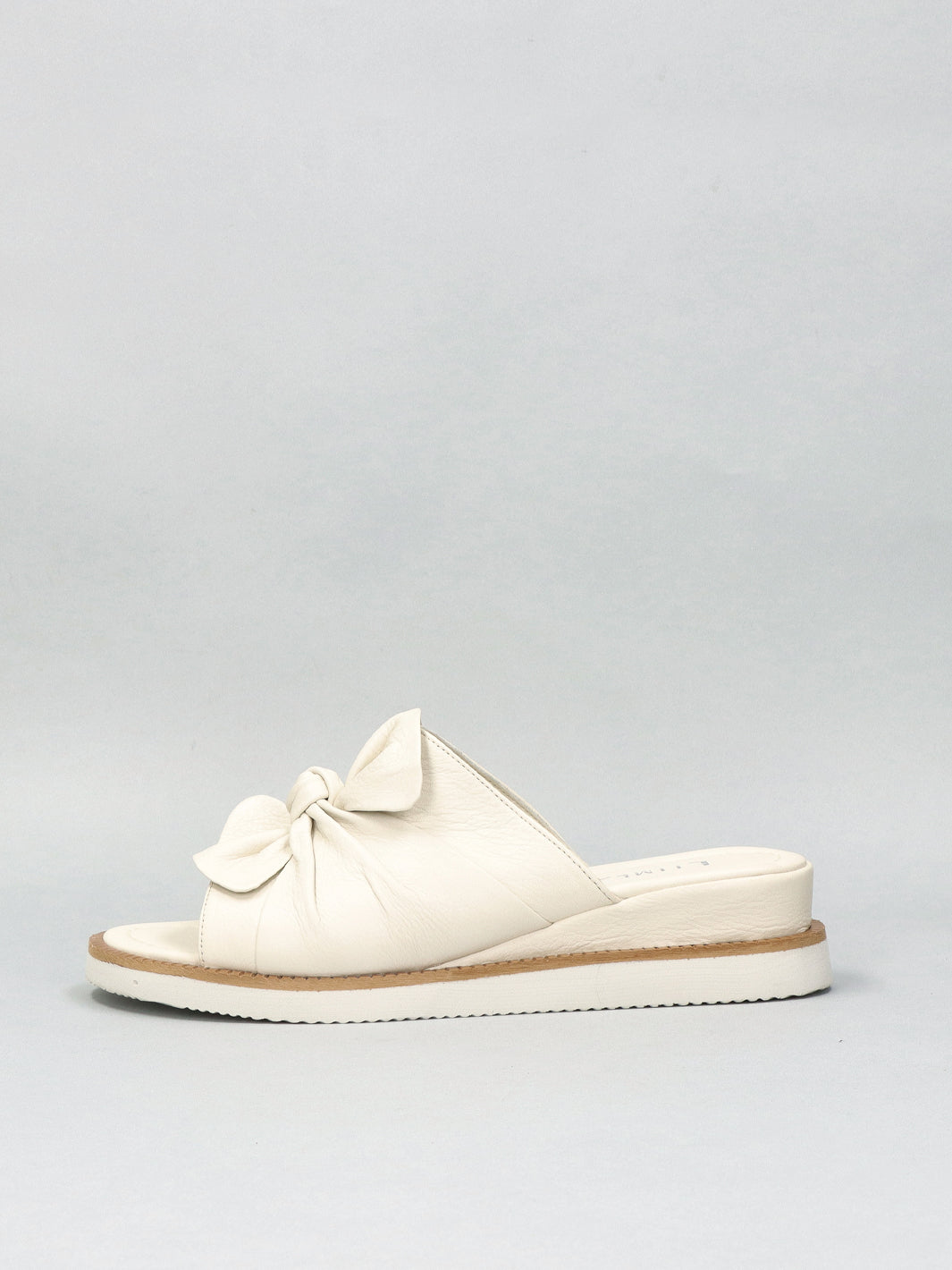 LEATHER SLIPPERS - BEIGE/WHITE