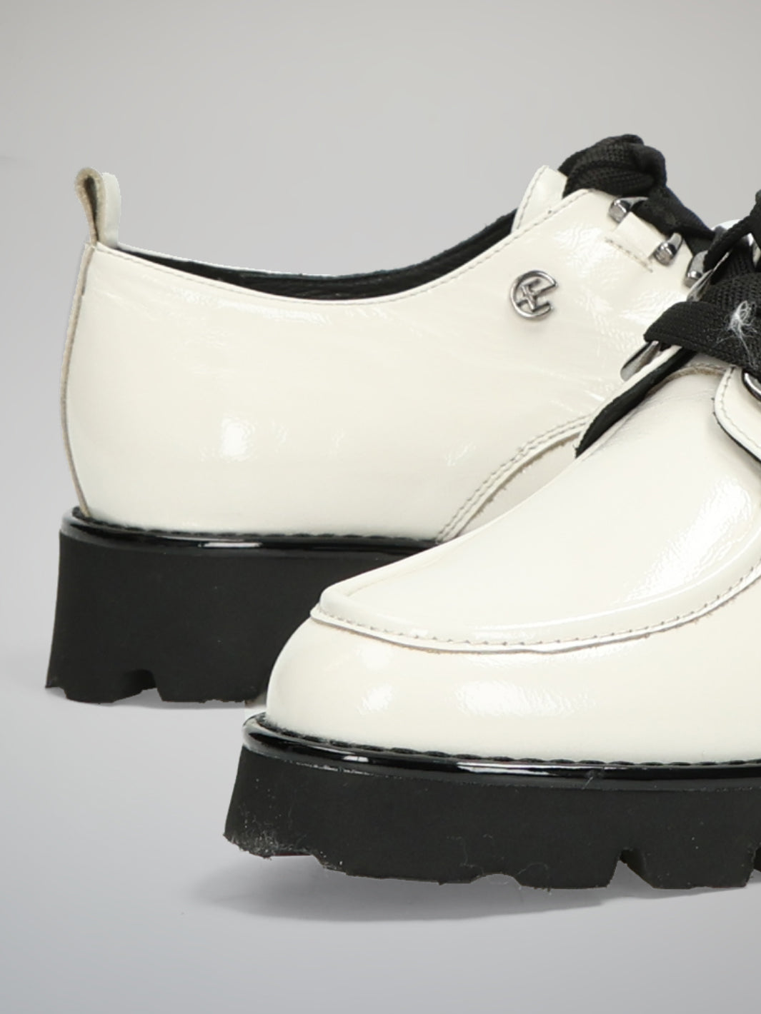 LEATHER SHOES - WHITE
