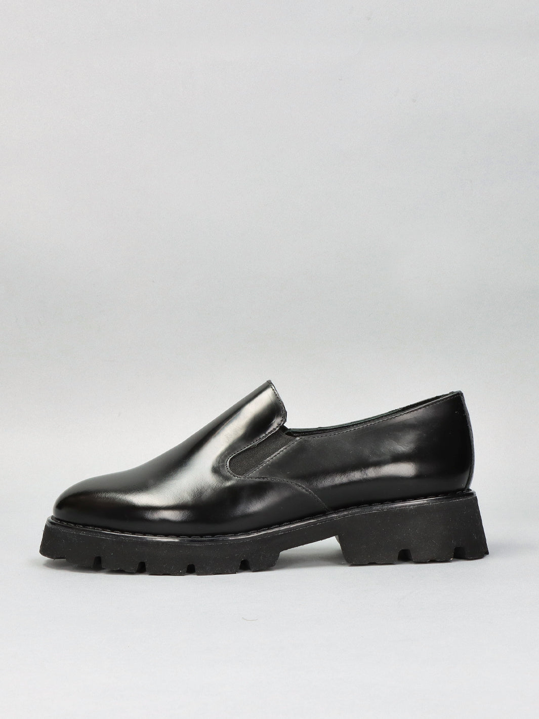 LEATHER LOW SHOES - BLACK