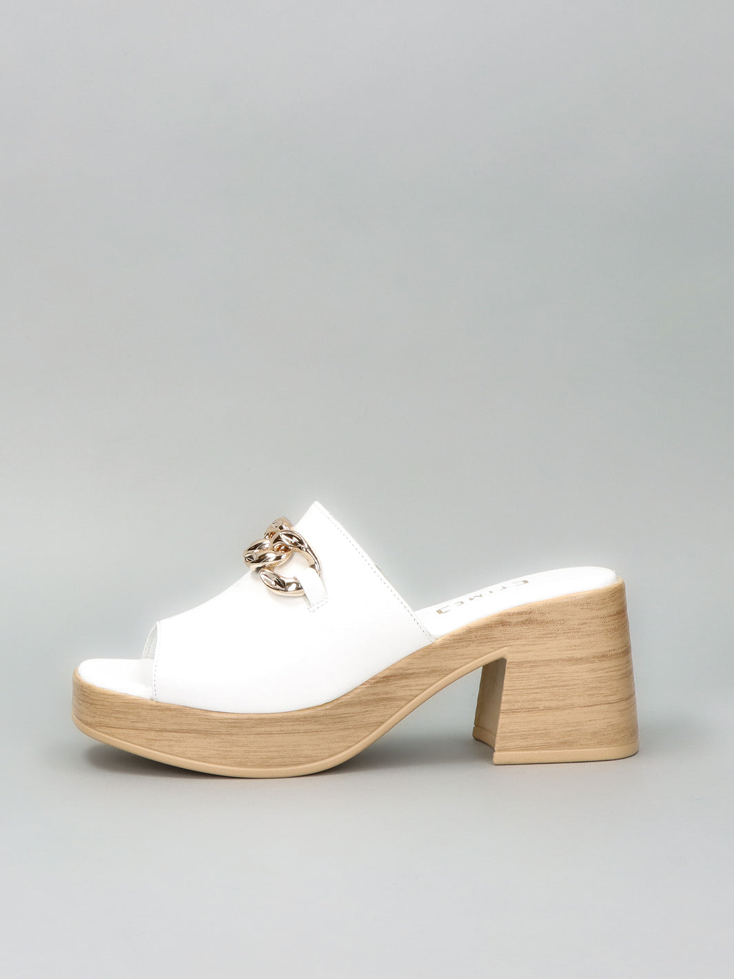 LEATHER SLIPPERS - WHITE