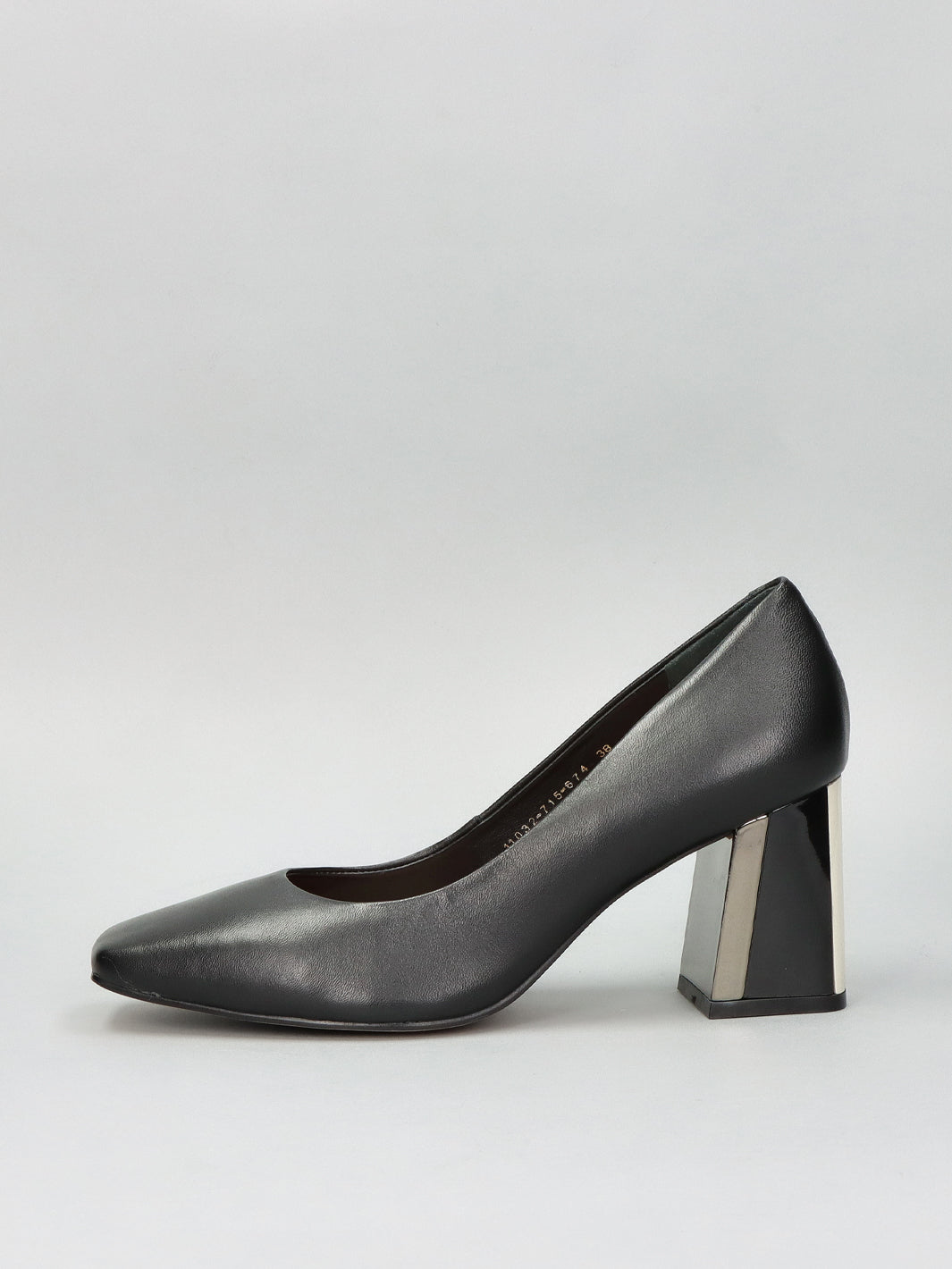 LEATHER PUMPS - BLACK