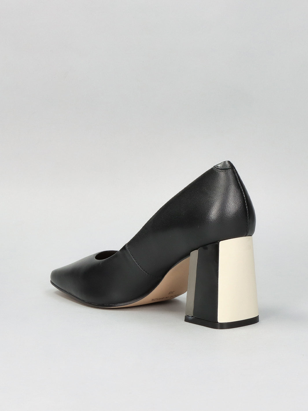 LEATHER PUMPS - BLACK