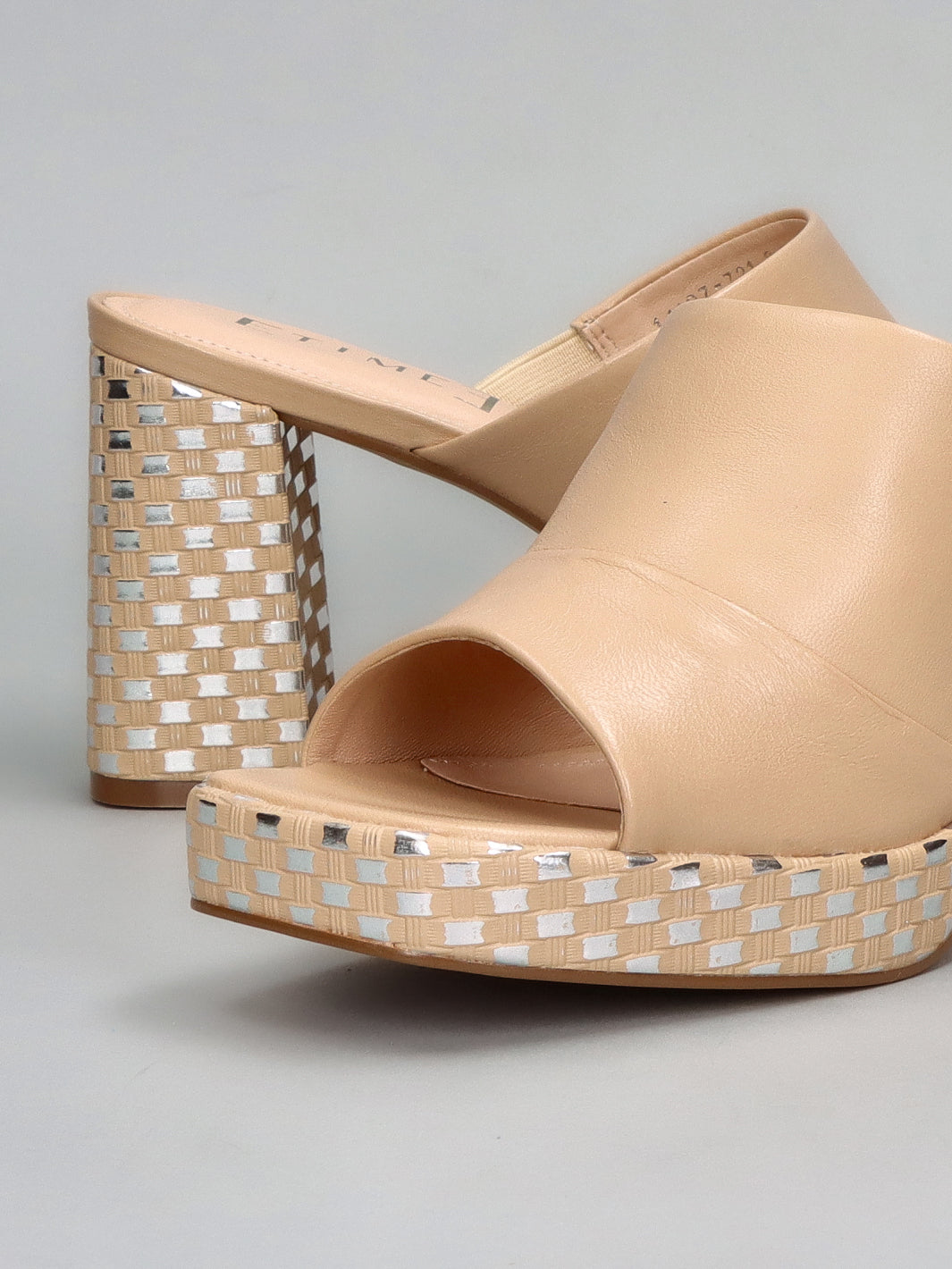 LEATHER SLIPPERS - BEIGE