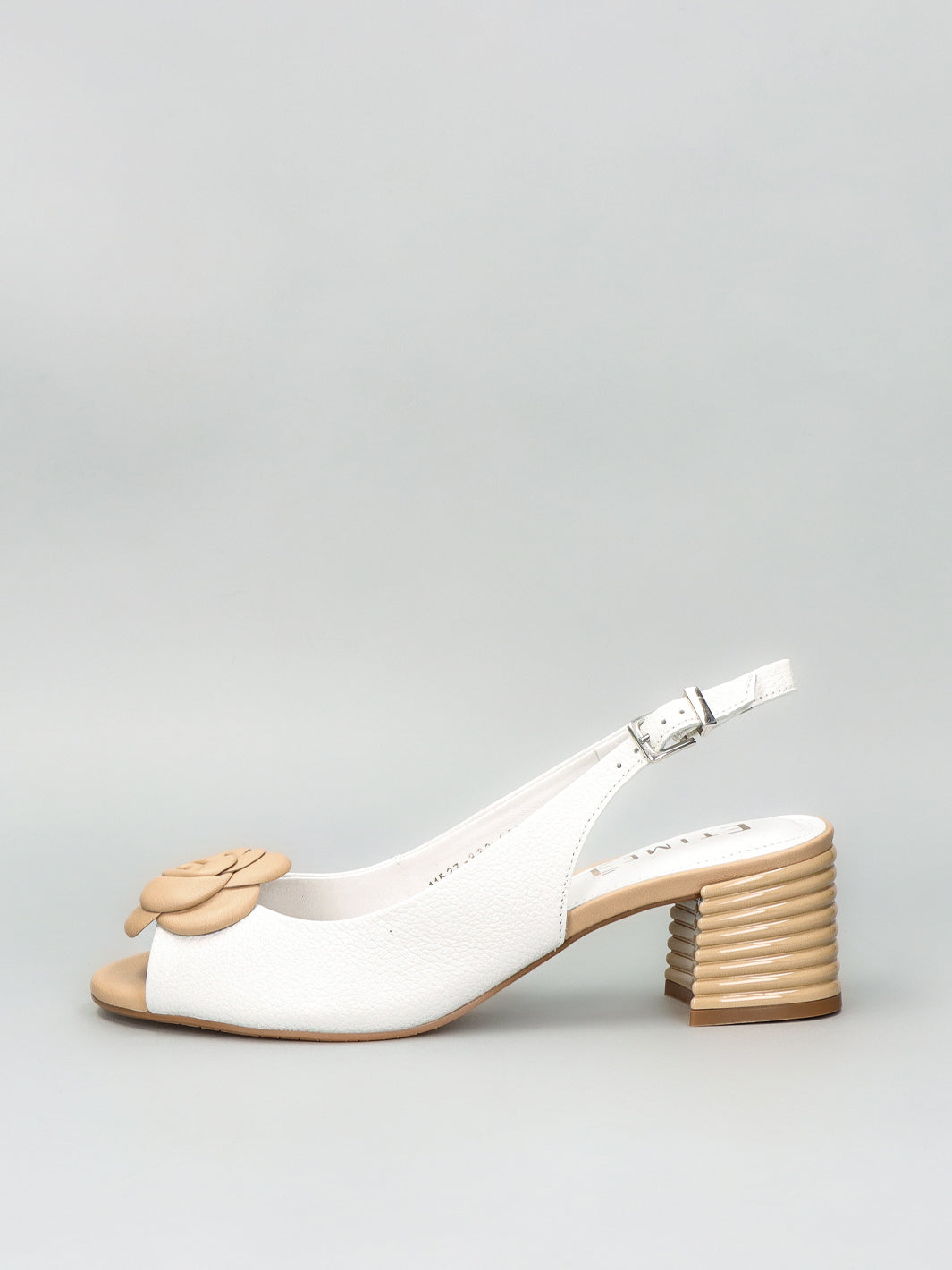 LEATHER SANDALS - WHITE