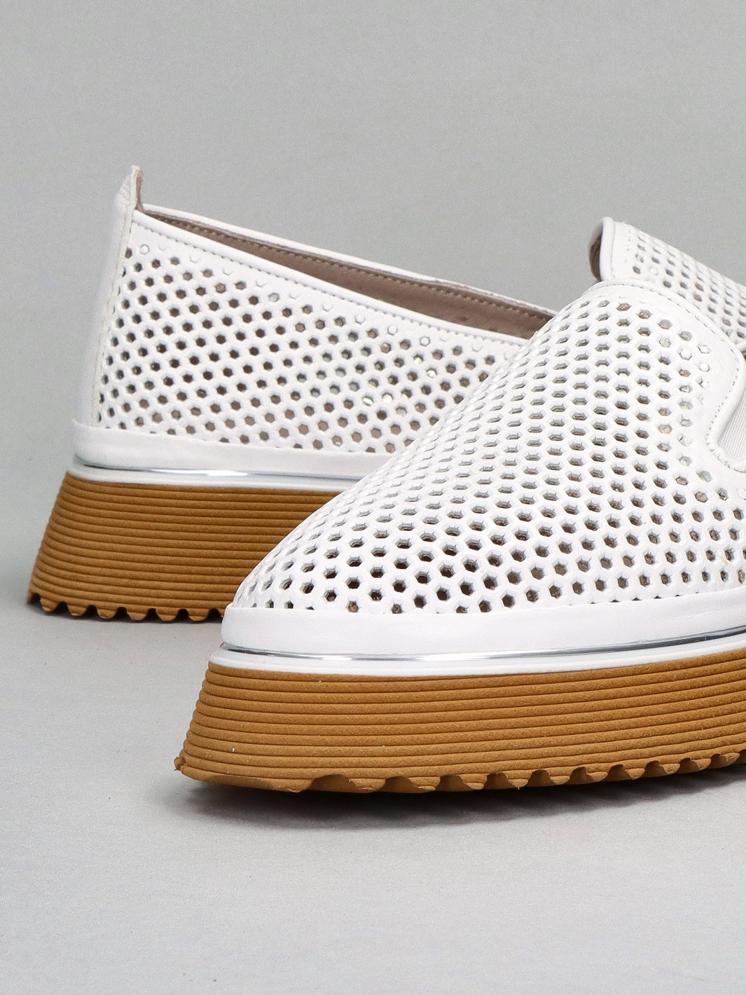 LEATHER LOW SHOES - WHITE