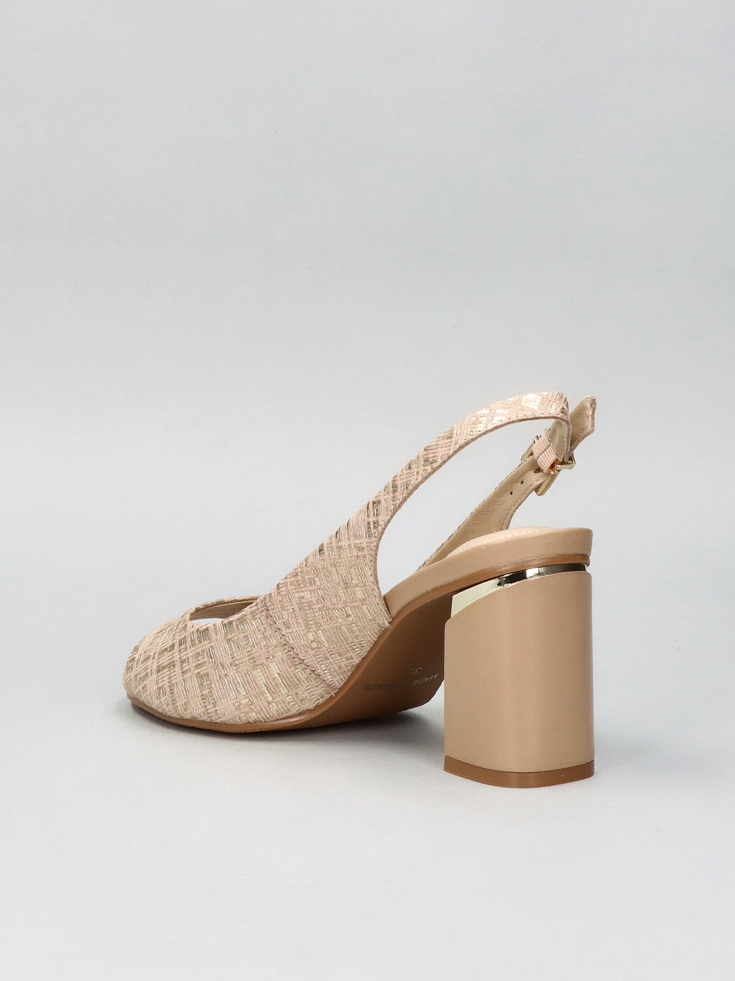 LEATHER SANDALS - BEIGE