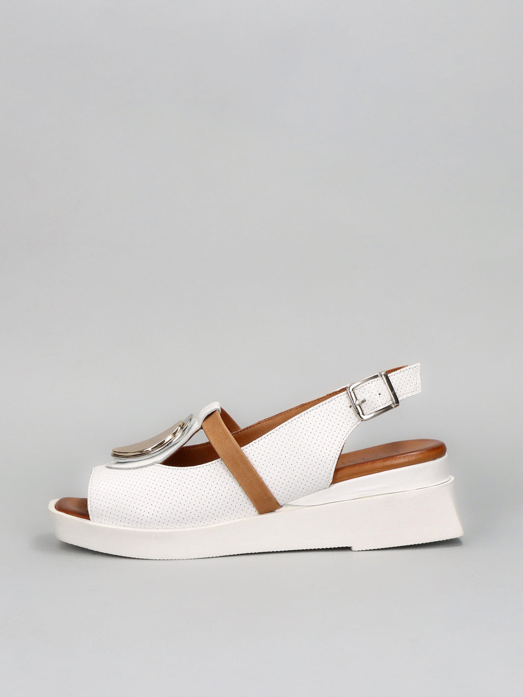 LEATHER SANDALS - WHITE