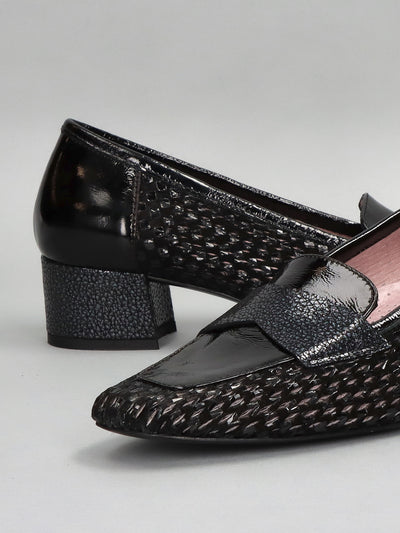 LEATHER LOW SHOES - BLACK