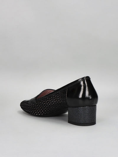 LEATHER LOW SHOES - BLACK