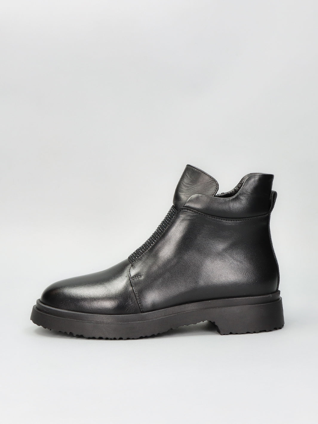 LEATHER ANKLE SHOES - BLACK