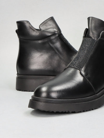 LEATHER ANKLE SHOES - BLACK