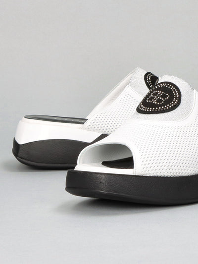 LEATHER SLIPPERS - WHITE
