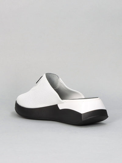 LEATHER SLIPPERS - WHITE