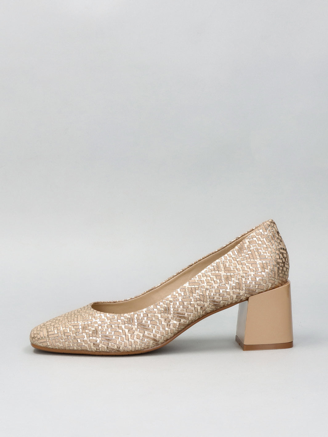 LEATHER PUMPS - BEIGE