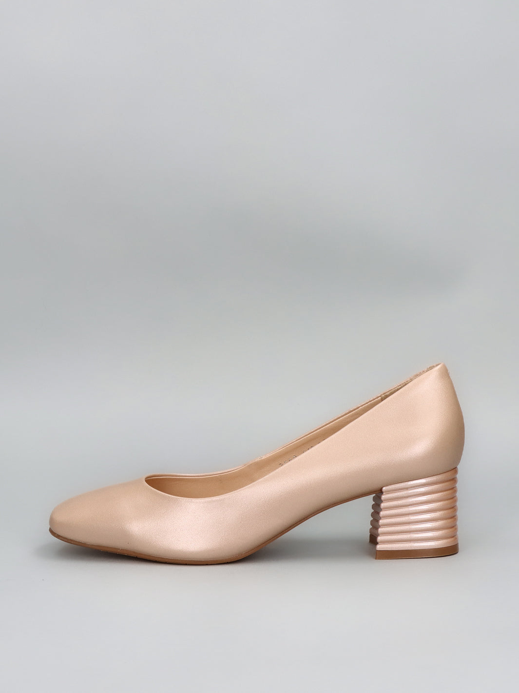 LEATHER PUMPS - BEIGE