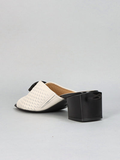 LEATHER SLIPPERS - BEIGE