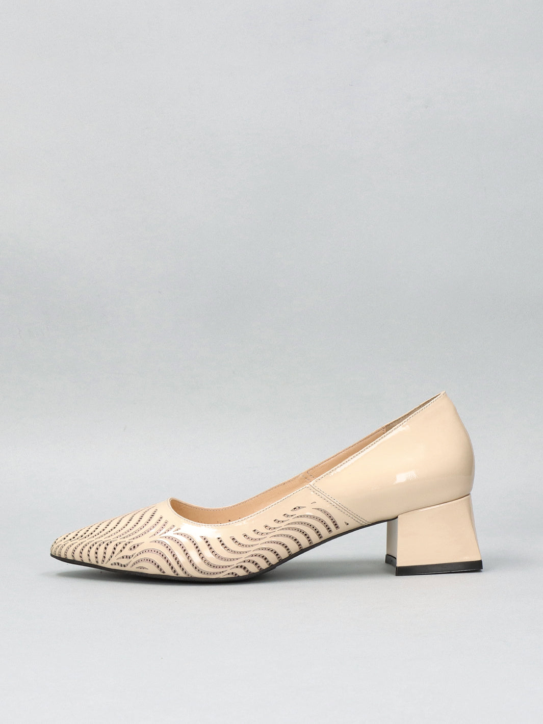 LEATHER PUMPS - BEIGE
