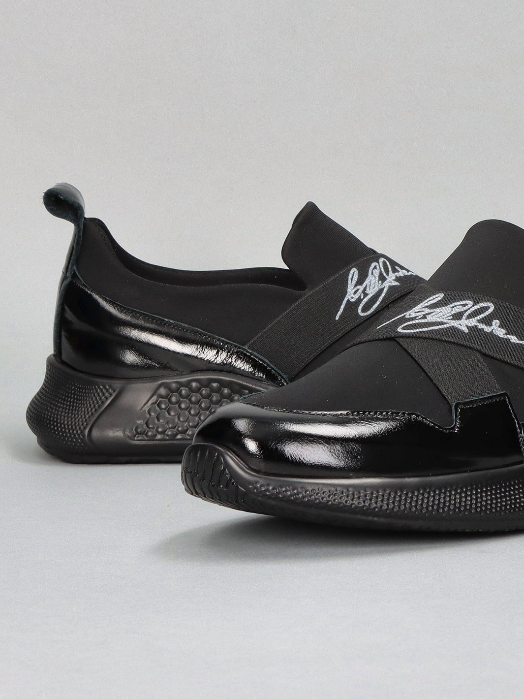 LEATHER LOW SHOES - BLACK