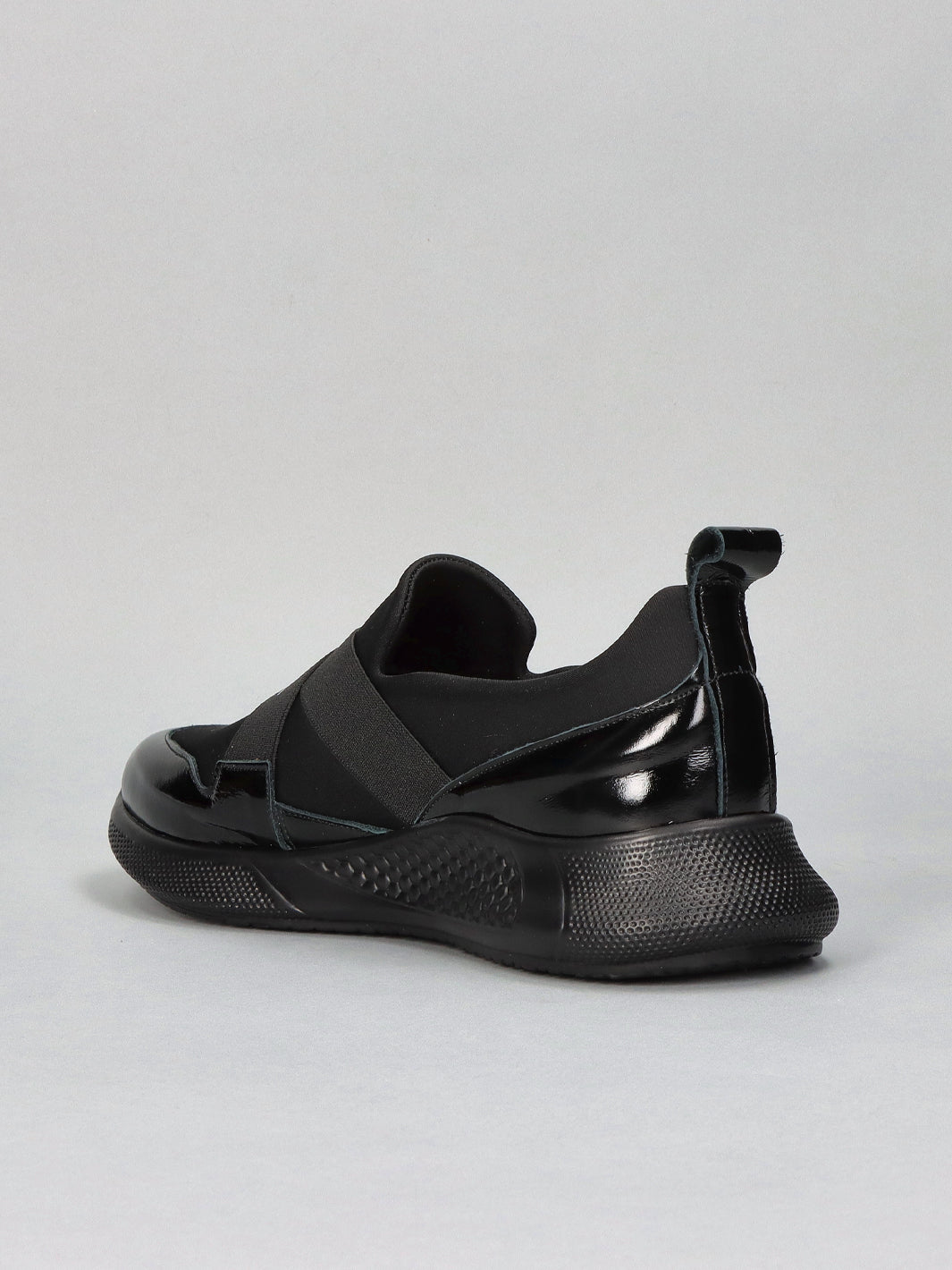 LEATHER LOW SHOES - BLACK
