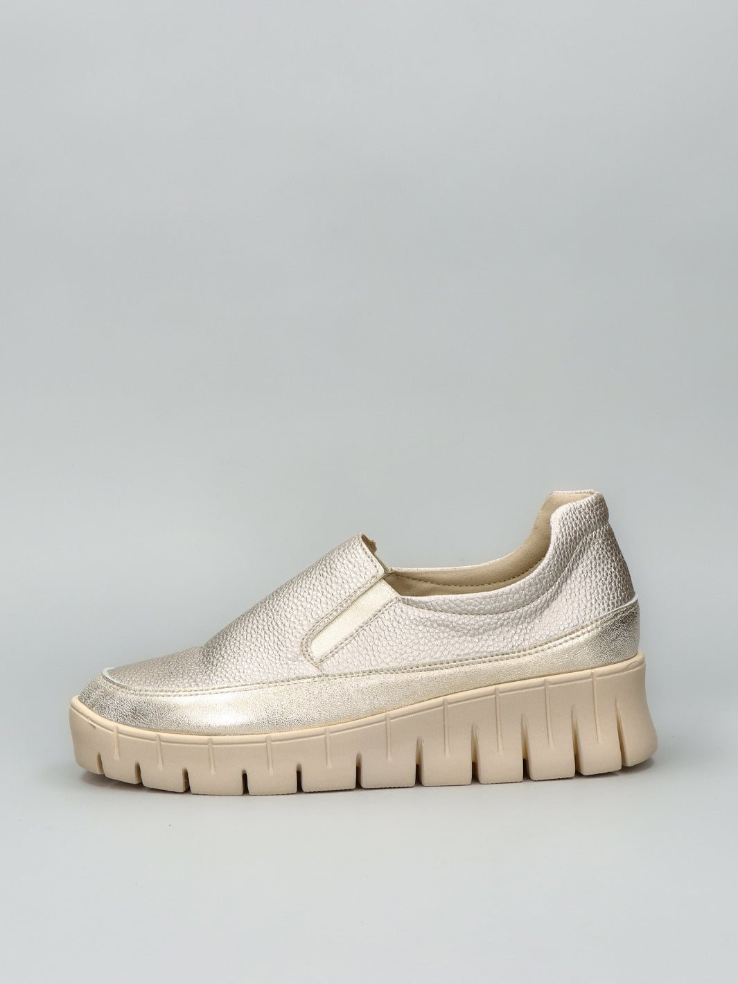 LEATHER SNEAKER - GOLD