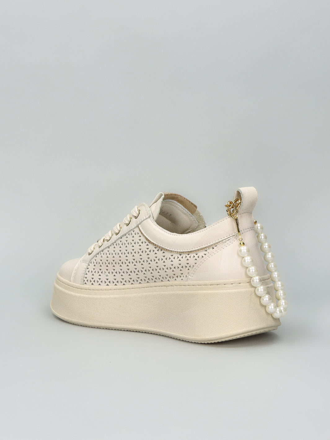 LEATHER SNEAKER - BEIGE