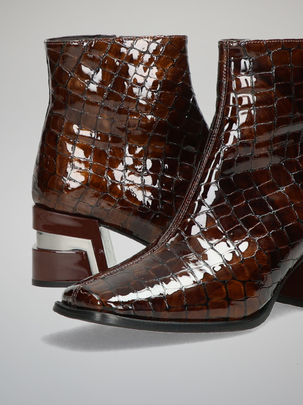 ELEGANT ANKLE BOOTS - BROWN
