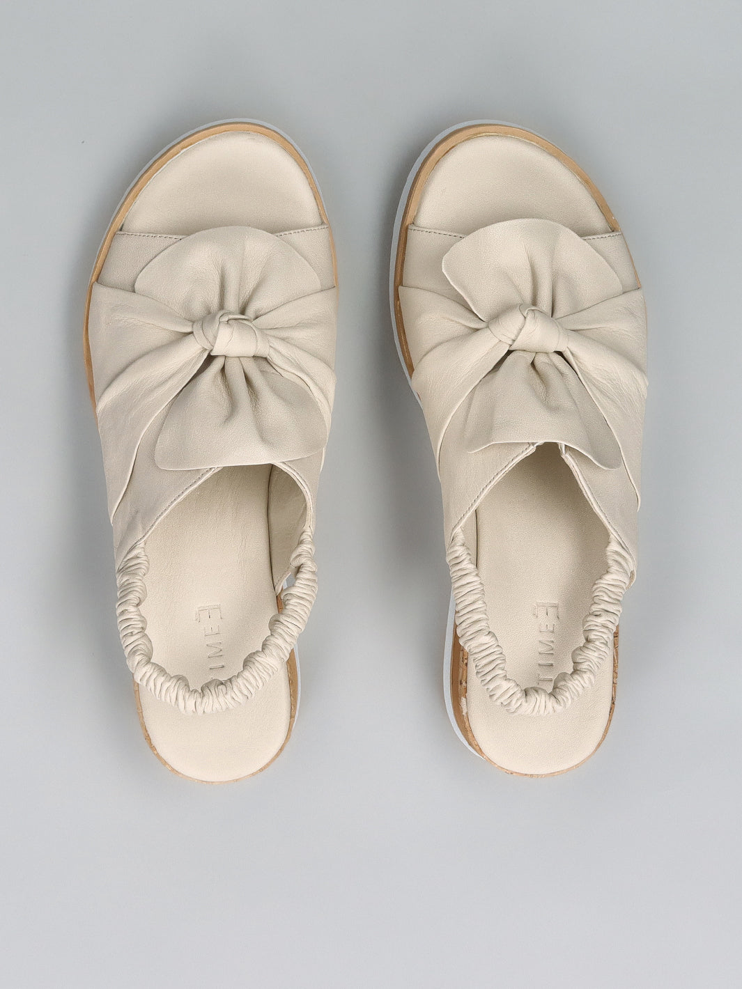 LEATHER SANDALS - BEIGE