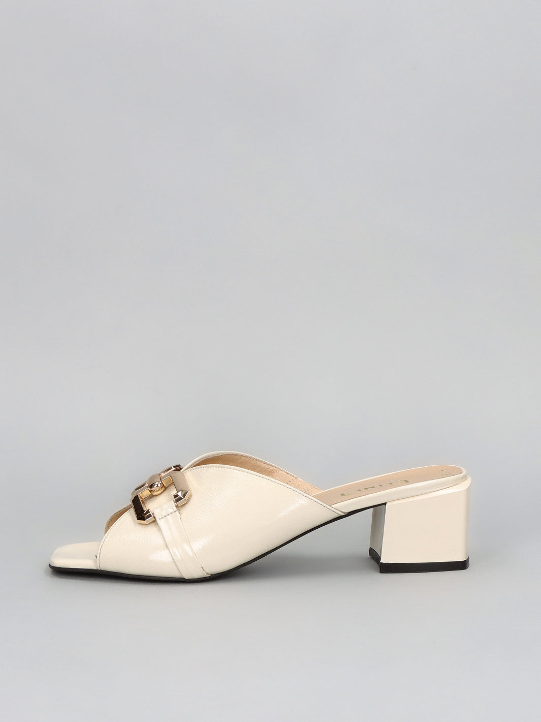 LEATHER SLIPPERS - BEIGE